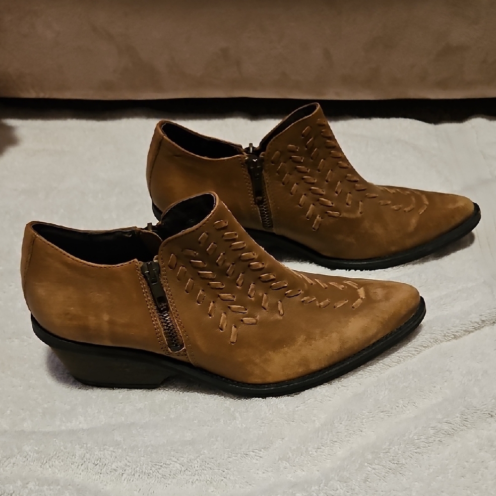 Free People Women’s Brown Leather Ankle Boots with Side Zipper Sz 37/7